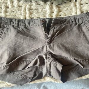 North face Greenish Khaki Casual Shorts size 8